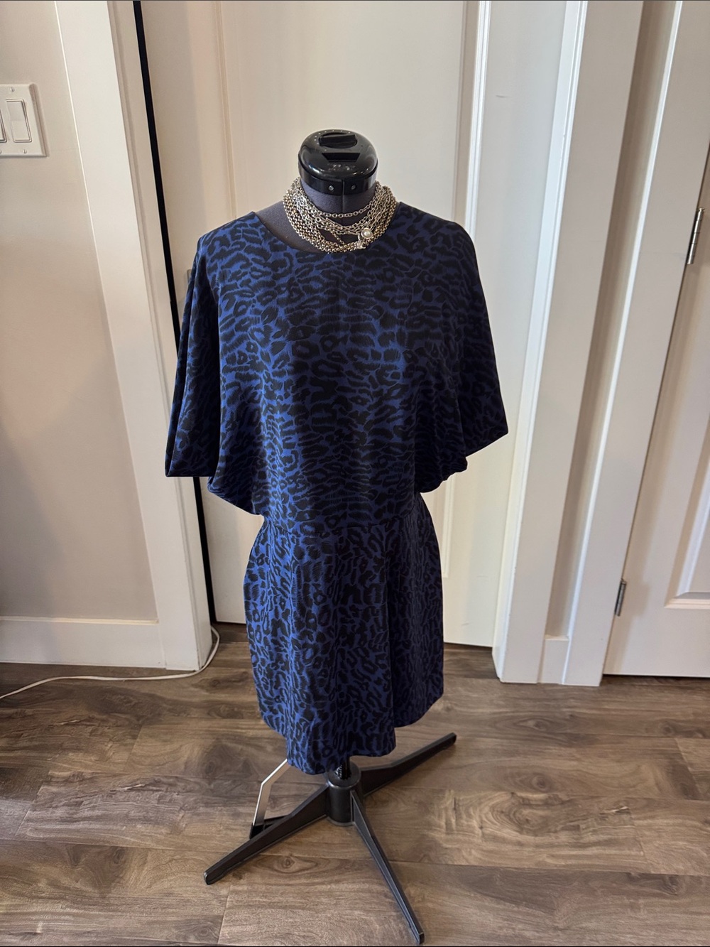 Wren Navy Blue Leopard Mini 💯 silk Dress - sz small